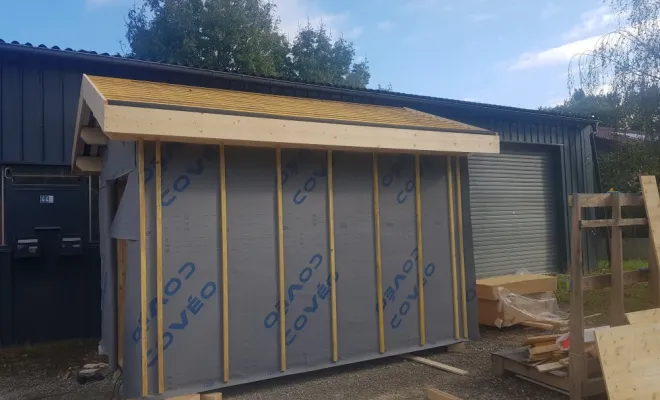  2020 Octobre - Chalet Abri en bois Mélèze isolé en laine de bois et couvert en ardoises naturelles à Méribel (Savoie - 73), Chambéry, STRUCTURES BOIS & Compagnie