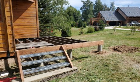 Agrandissement d'une terrasse bois Mélèze à La Féclaz - les Déserts (Savoie - 73)