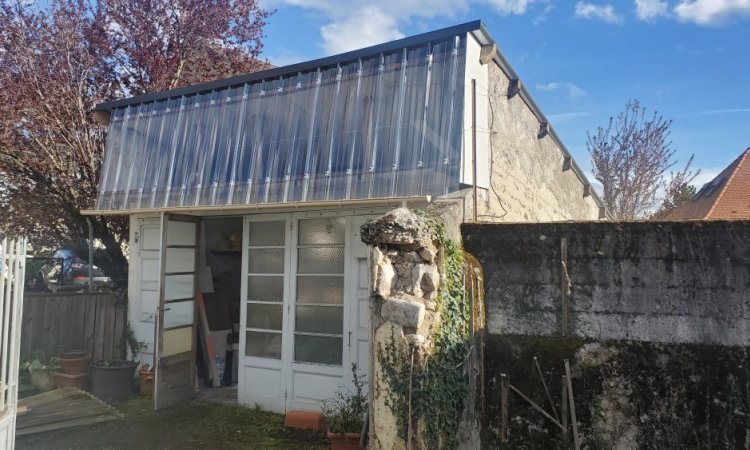 Réfection de la toiture d'un garage en bac acier et bac polycarbonate à St Alban Leysse (Savoie - 73)